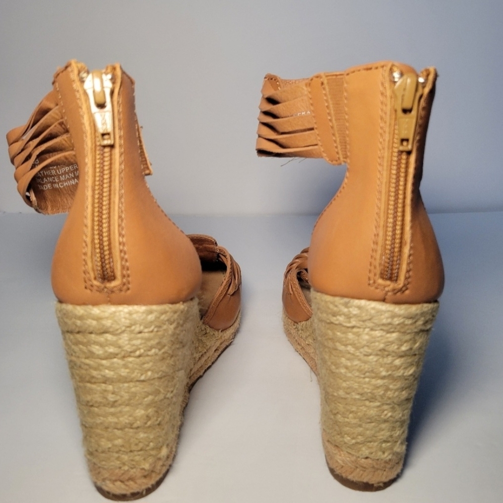 Tommy Bahama Tan Wedge Sandals with Jute Heel - Picture 4 of 8